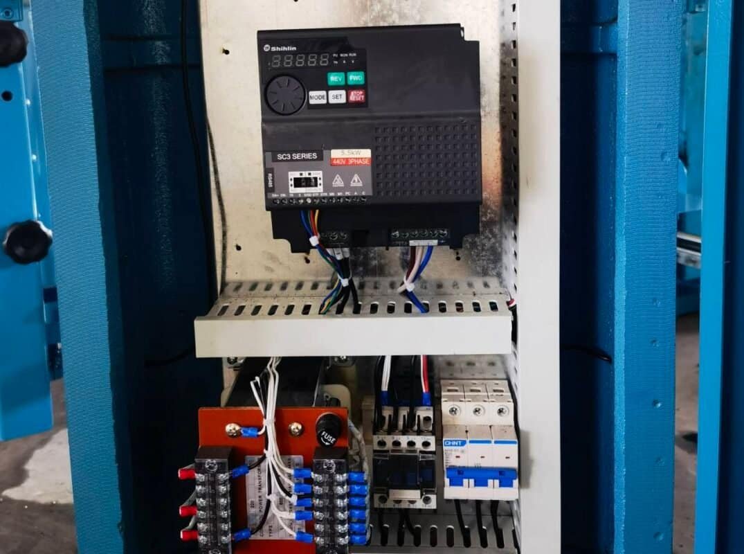 TEXTILE MACHINE FACTORY