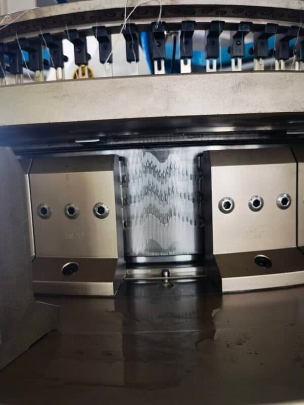 Single knitting machine factory