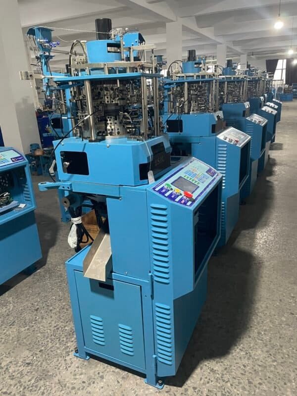 Double-cylinder semi-computerized jacquard sock knitting machine